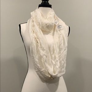 NWT 🥳Host Pick🥳 Nordstrom Phase 3 Ivory White Infinity Scarf